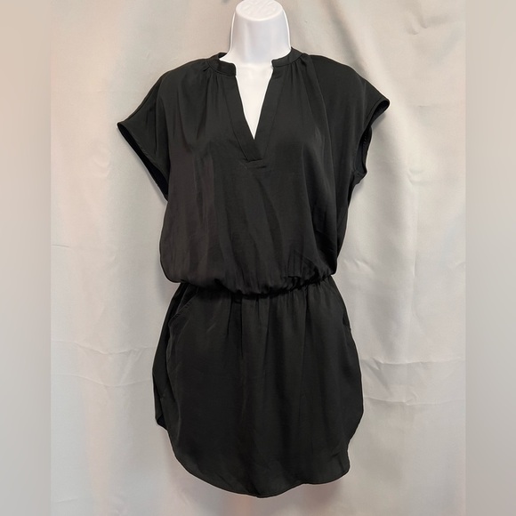 Banana Republic Dresses & Skirts - Banana Republic‎ short dress petite size OP color black